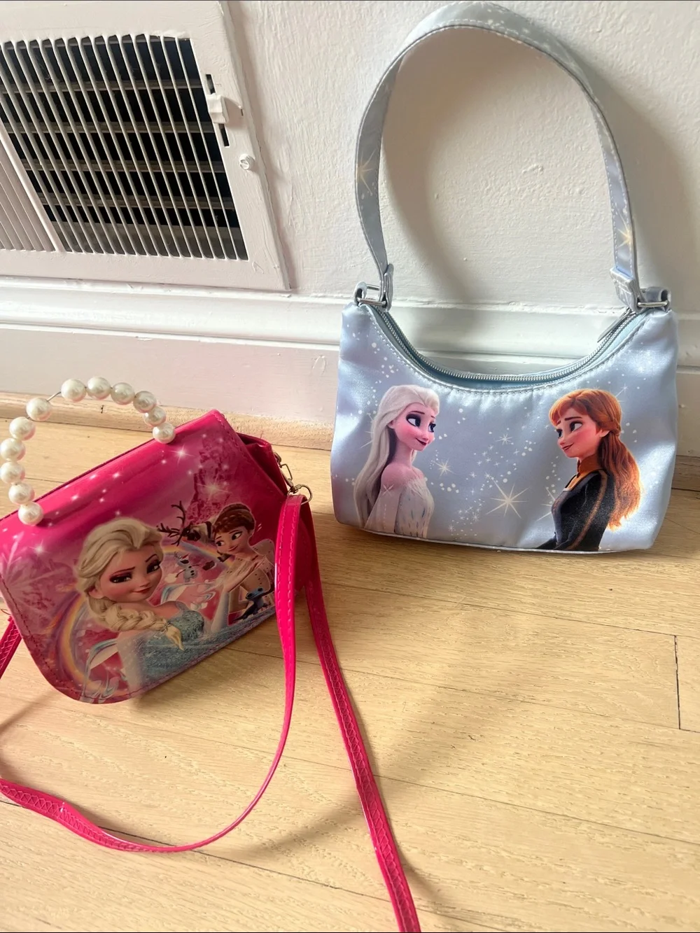 Frozen Elsa & Anna Girls' Shoulder Bag - Silver